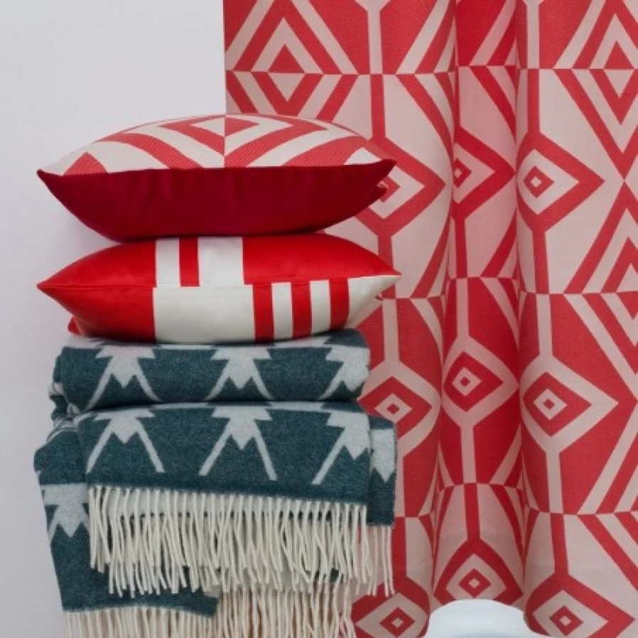 "JEAN-VIER Red Jacquard Curtain with Large Elegant Pattern for Luxury Home Decor"