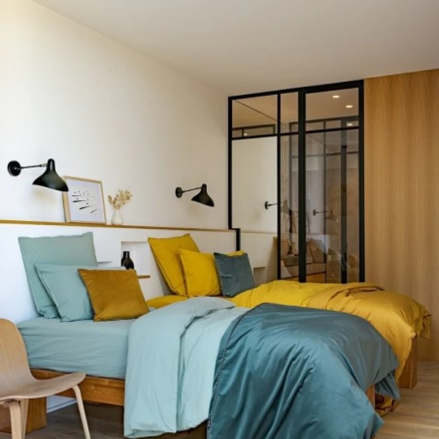 JEAN-VIER Green Pillowcase - Soft, Breathable Bedding for Comfortable Sleep